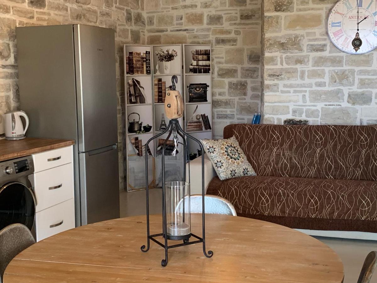 מטלה Villa Selini Luxury Apartment מראה חיצוני תמונה